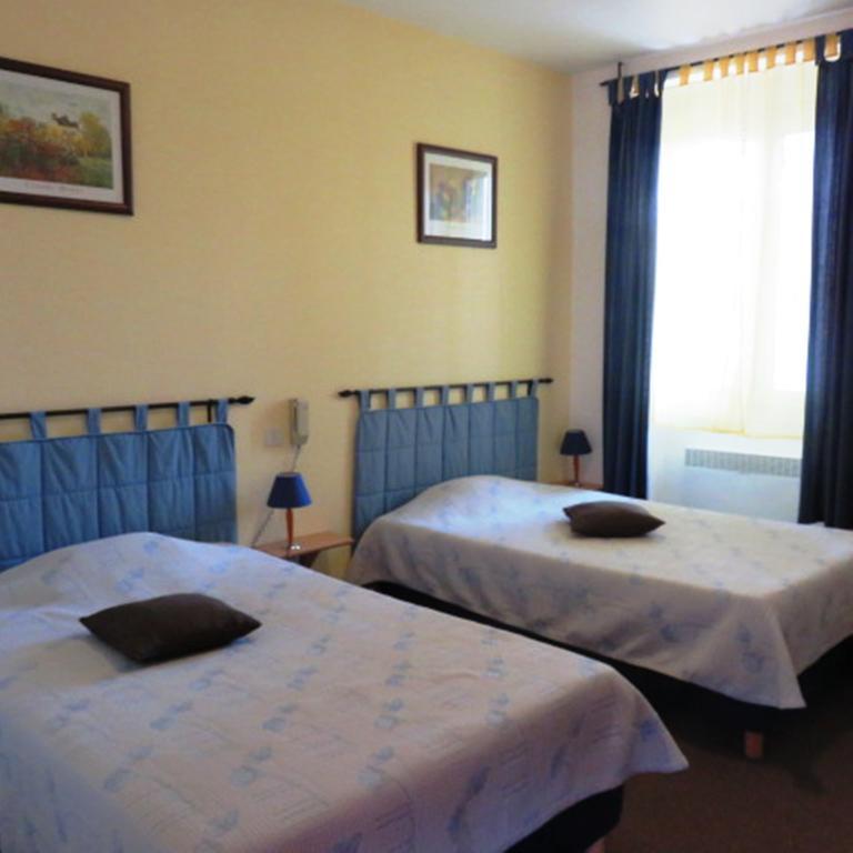 Hôtel Le Relais Du Pont De Rhodes à Frayssinet Chambre photo
