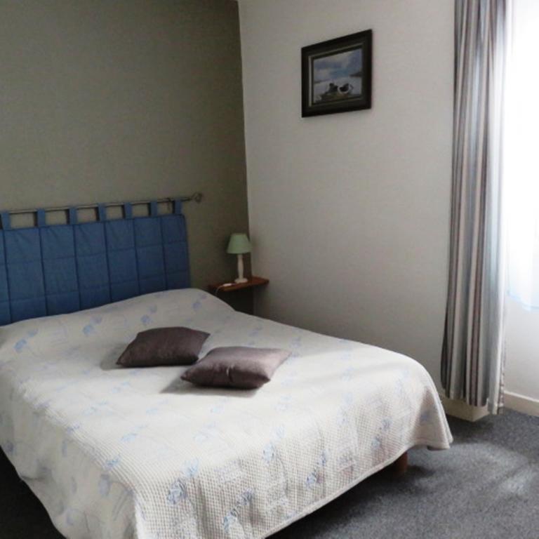 Hôtel Le Relais Du Pont De Rhodes à Frayssinet Chambre photo