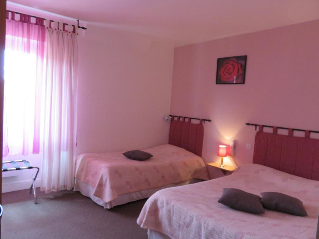 Hôtel Le Relais Du Pont De Rhodes à Frayssinet Chambre photo