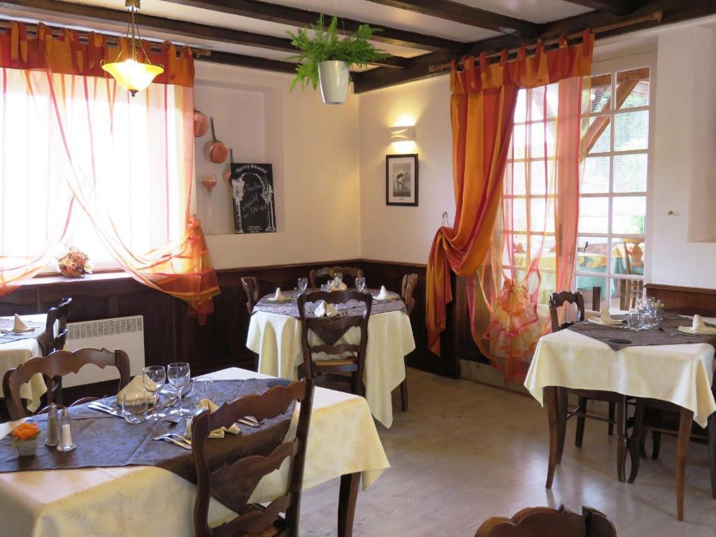Hôtel Le Relais Du Pont De Rhodes à Frayssinet Extérieur photo
